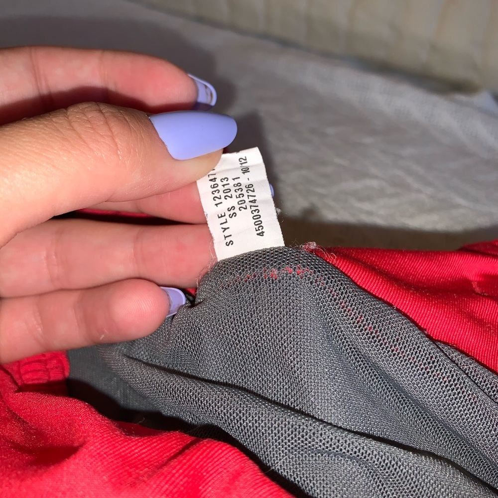 Box of athletic shorts - Picture 4 of 4